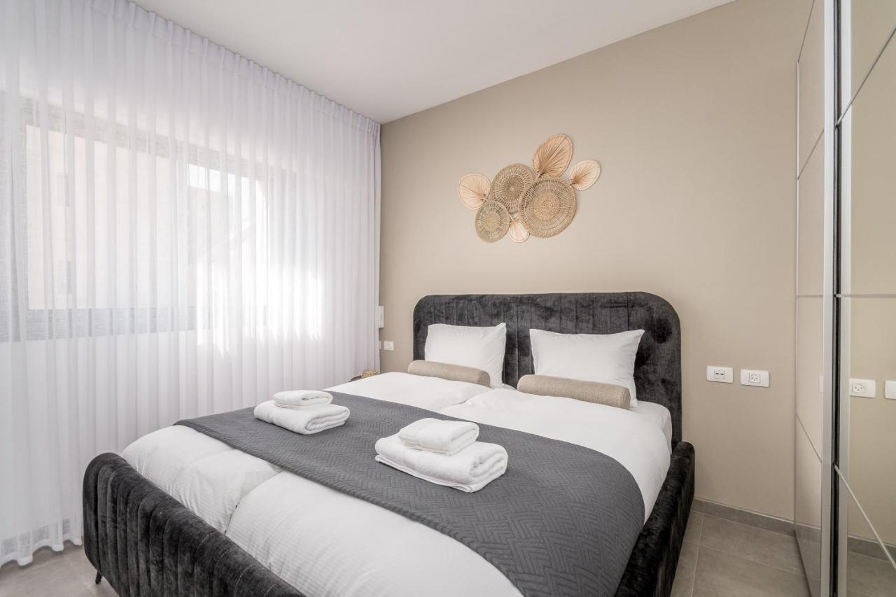 2Bdr W Parking Shirat Haneviim - Mamilla Area Sea-U Yerusalem Bagian luar foto